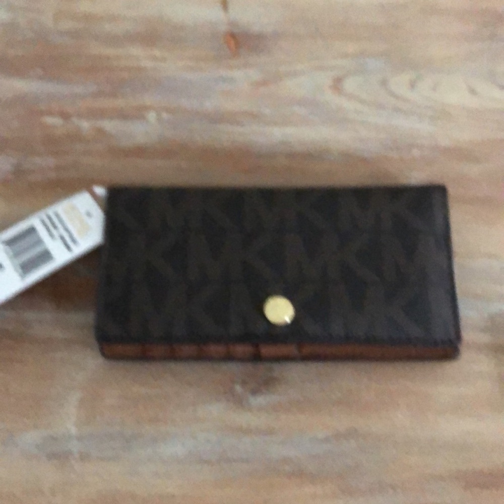 Michael Kors slim wallet, new ..